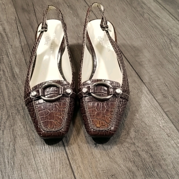 AK Anne Klein iflex Kitten Heel Shoes - Picture 2 of 7